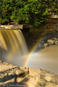 We met Mr. Foster there--a professional photographer who graciously shared his moonbow pictures with us!